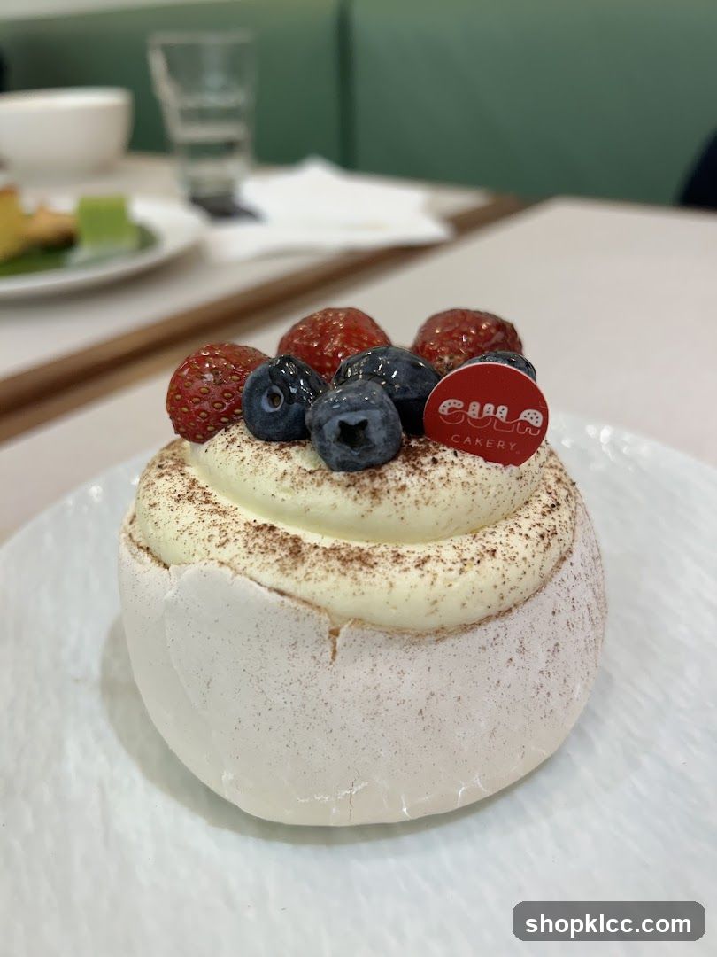 Pavlova with Berries