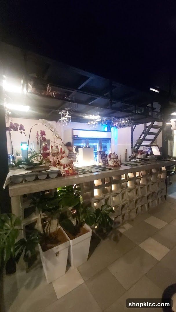Bar counter with decorations