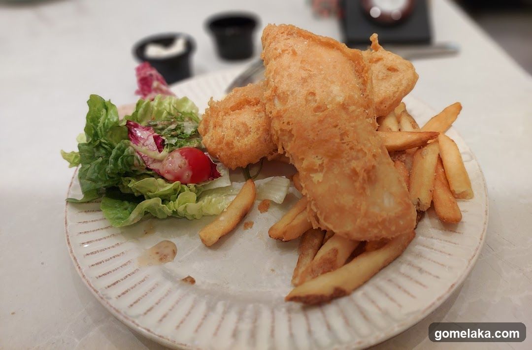 Fish and chips with salad