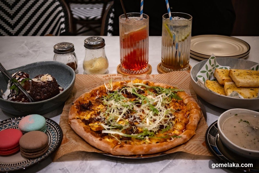 Restaurant Table Setting