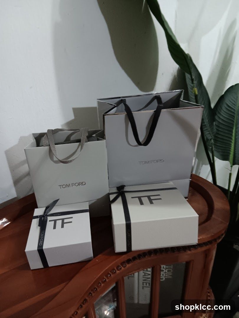 Tom Ford Shopping Bags and Boxes