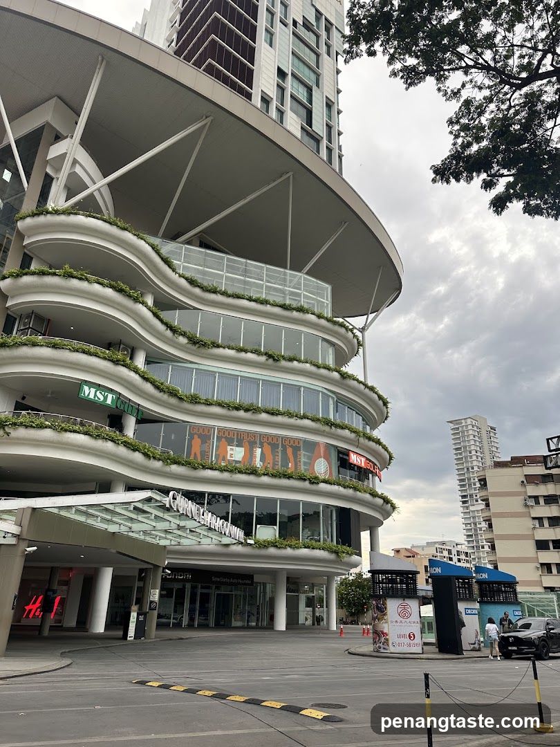 Gurney Paragon Mall Entrance