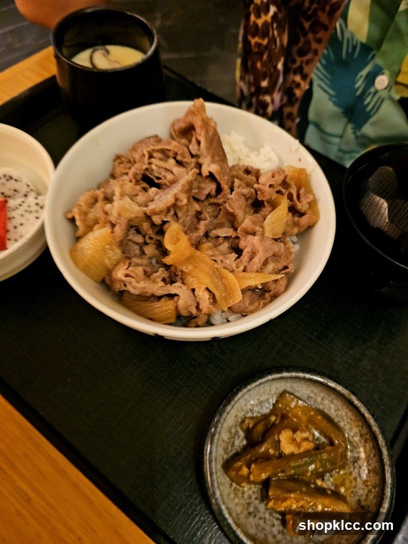 Beef bowl with side dishes