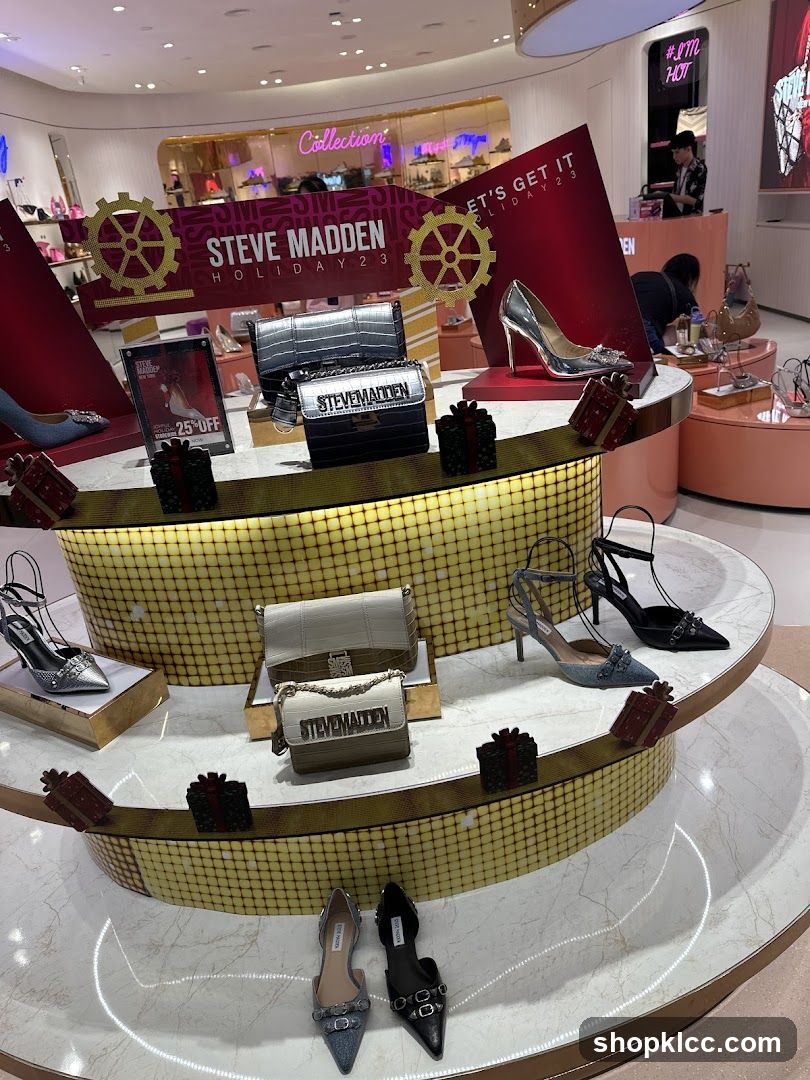 Steve Madden Holiday 23 Display