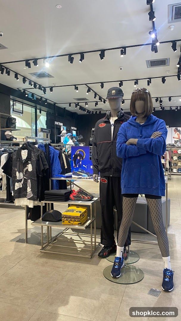 Puma Store Display