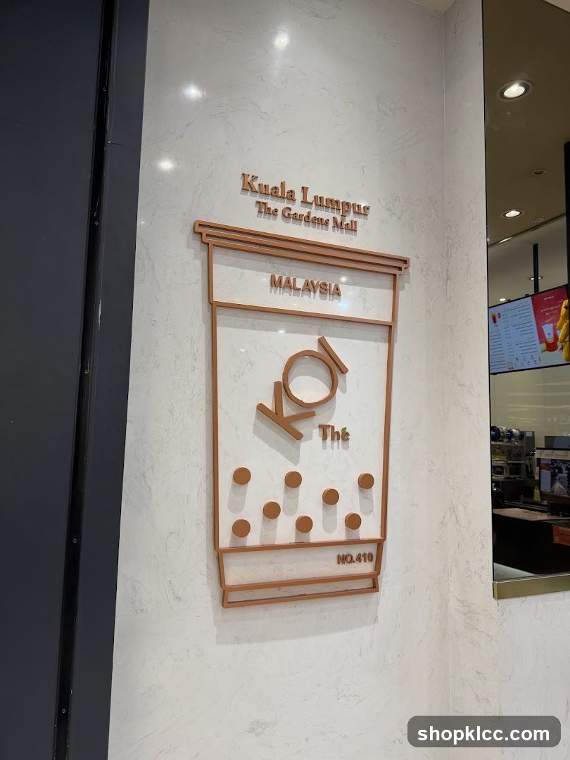 Koi Thé Signage