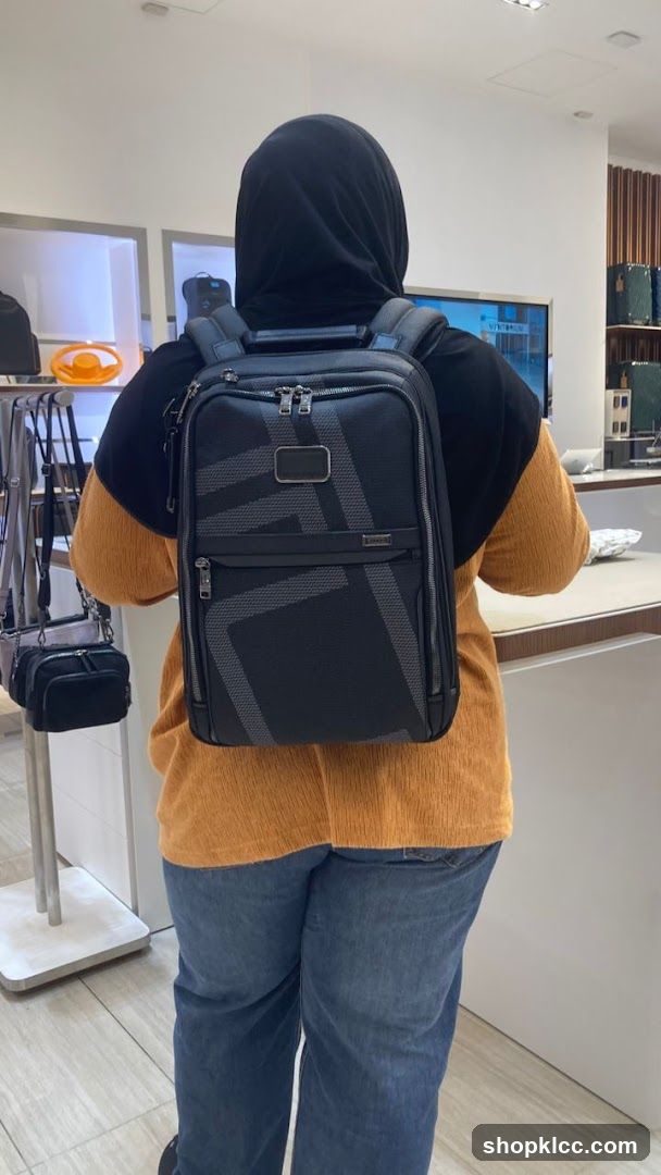 Tumi
