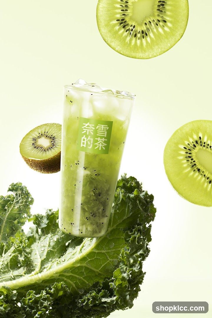 Kiwi Drink with Kale and Kiwi Slices
