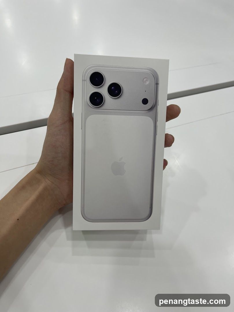 iPhone 14 Pro box