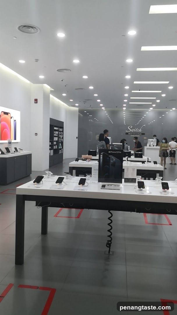 Apple Store Interior