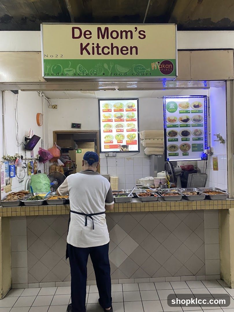 De Mom's Kitchen
