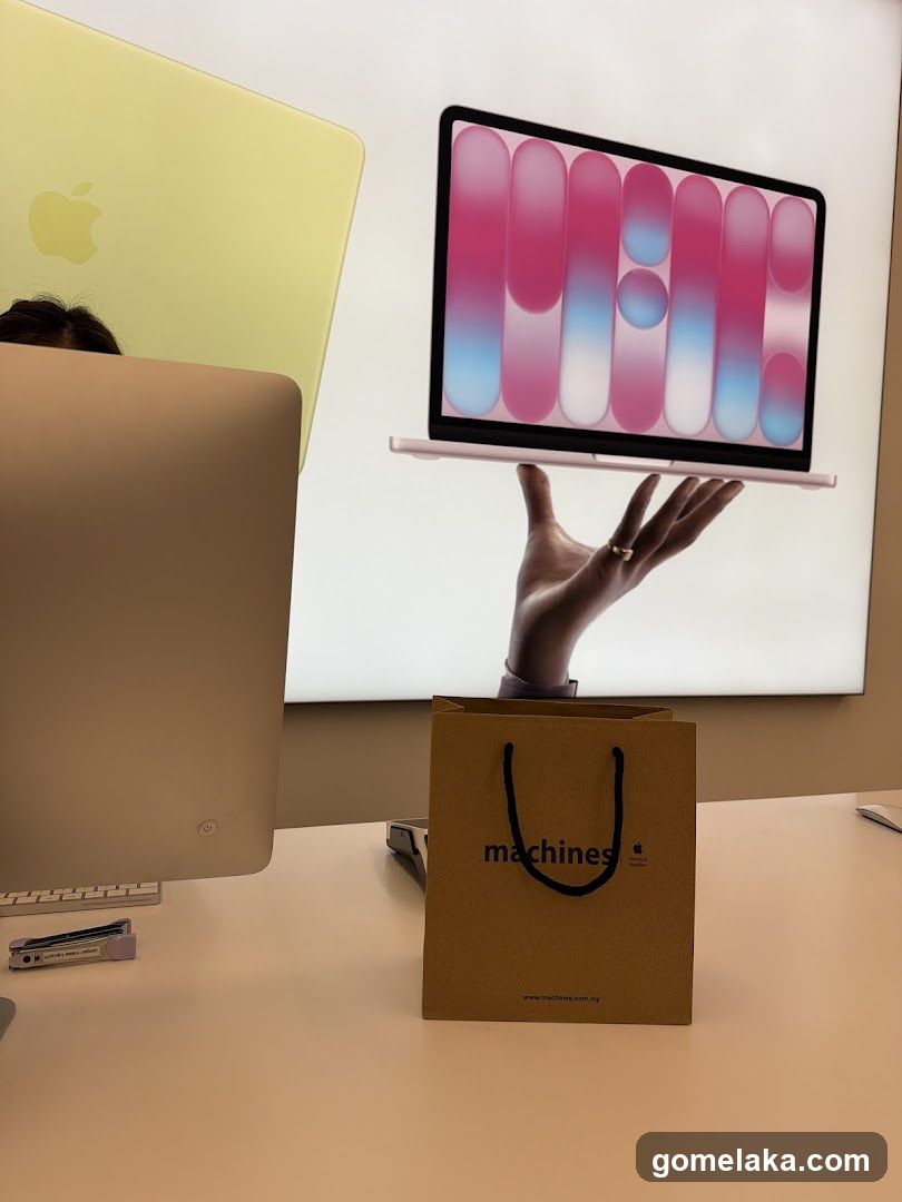 Apple Store Interior