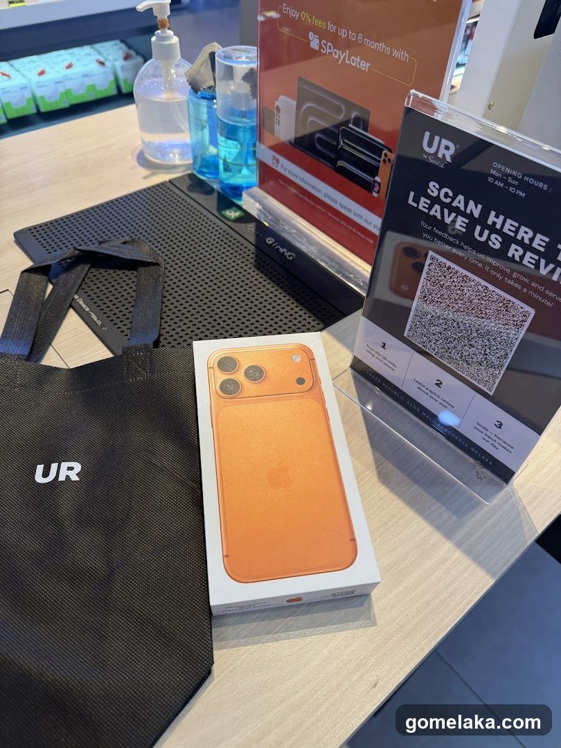 UR Store Interior Display