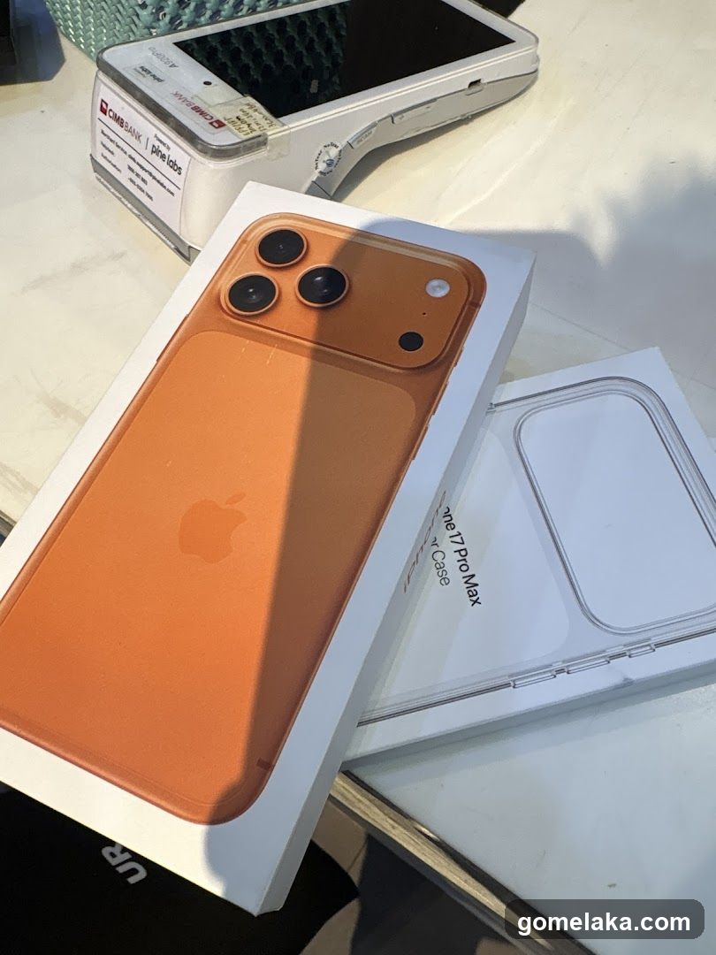 iPhone 17 Pro Max Box