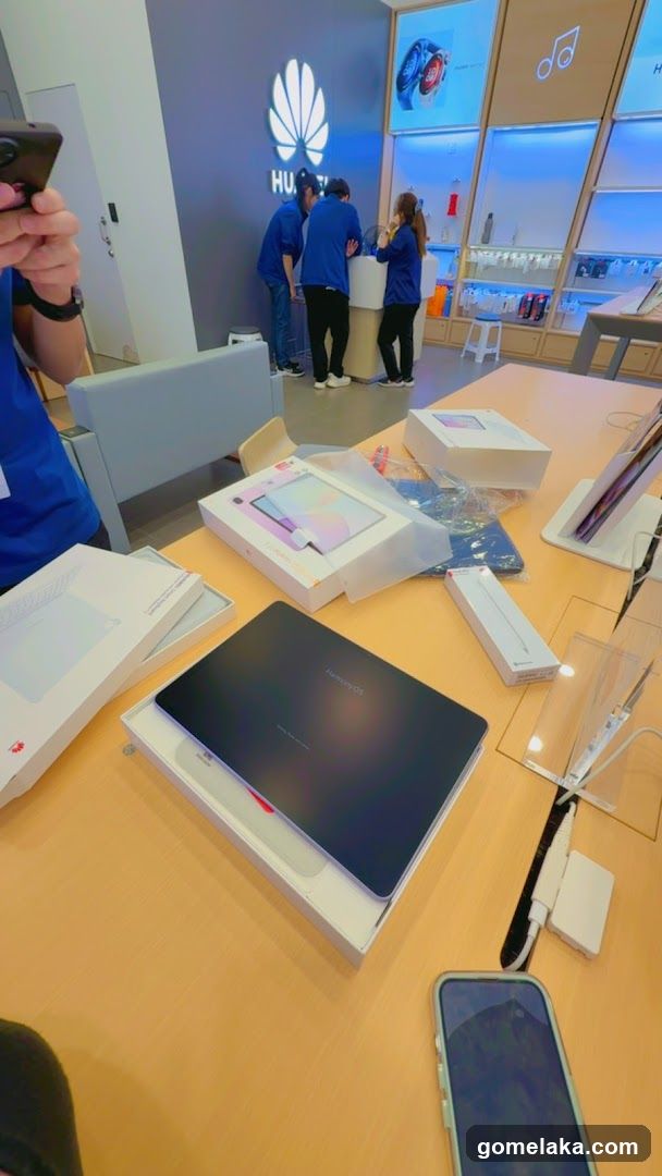 Huawei Store Interior