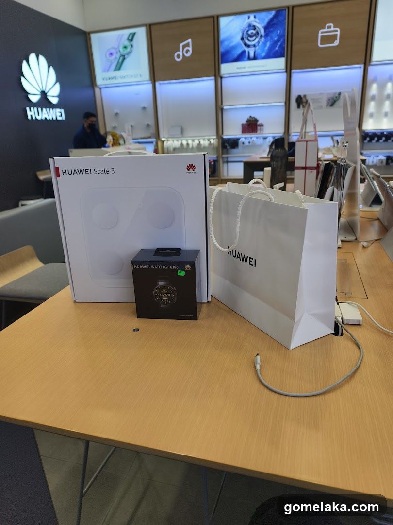 Huawei Store Interior