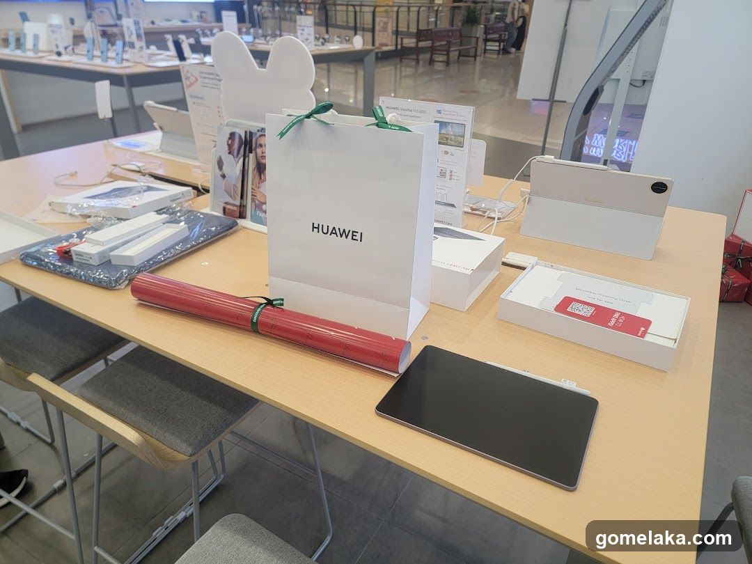 Huawei Store Interior
