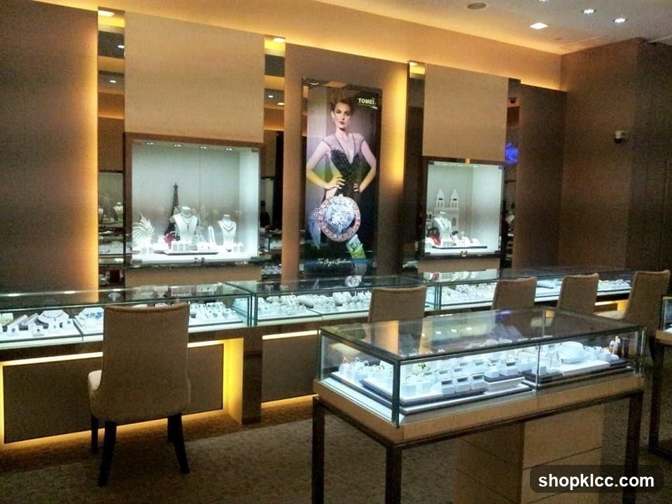 Jewelry Store Interior Display