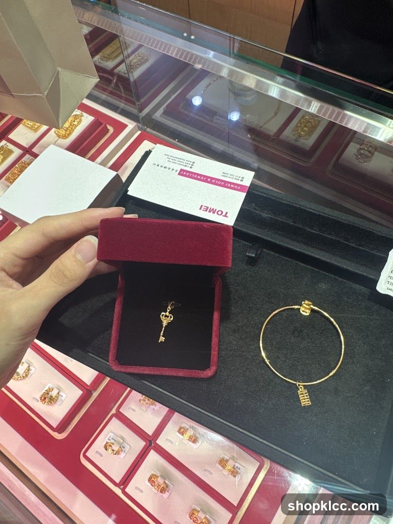 Jewelry Store Interior Display