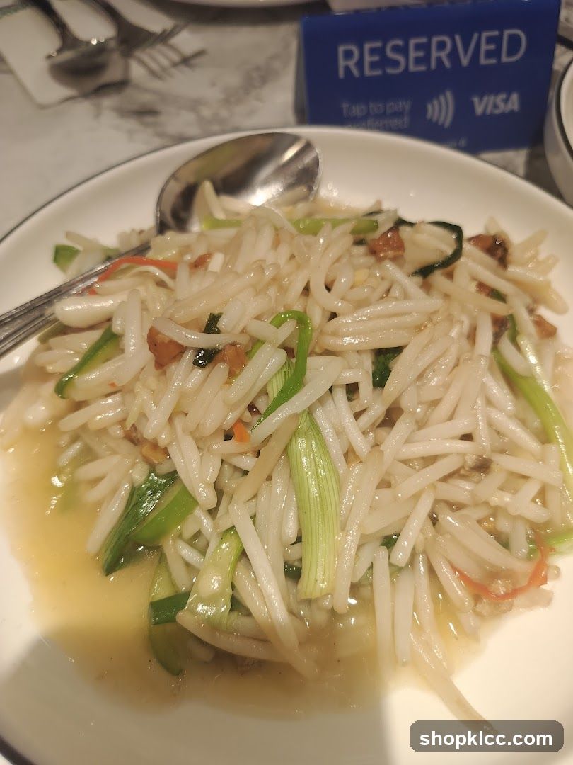 Stir-fried dish with vegetables