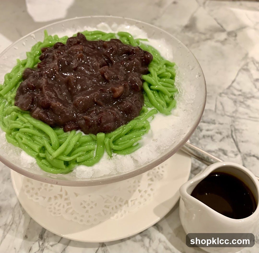 Dessert with Red Beans and Green Noodles