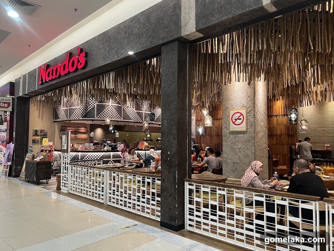 Nando's Restaurant Interior
