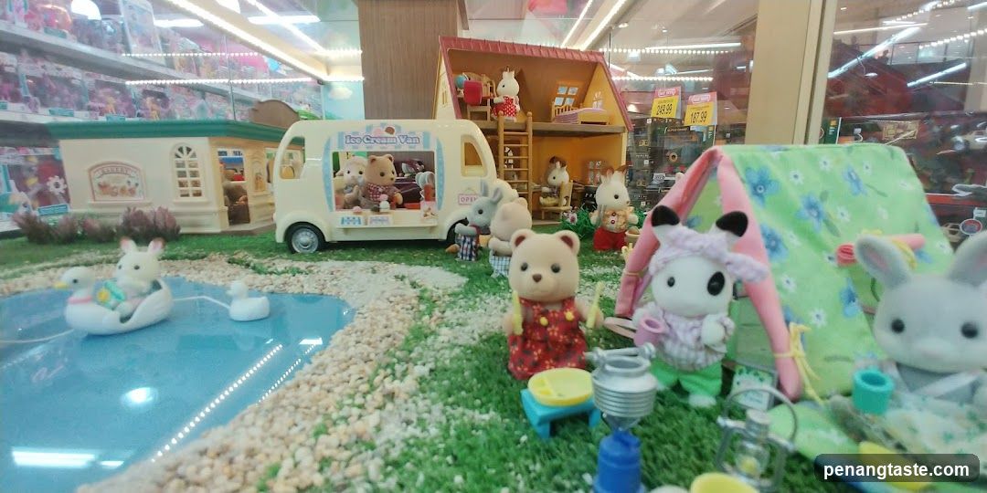Diorama of Sylvanian Families toys