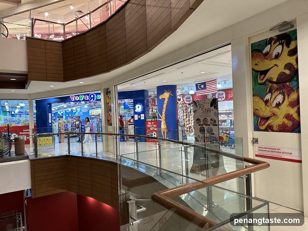 Toys R Us Storefront
