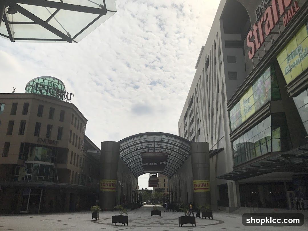 Modern Shopping Mall Exterior