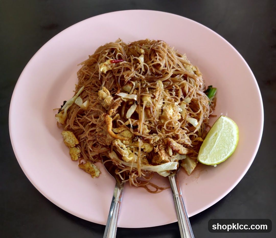 Fried Noodles with Egg and Lime