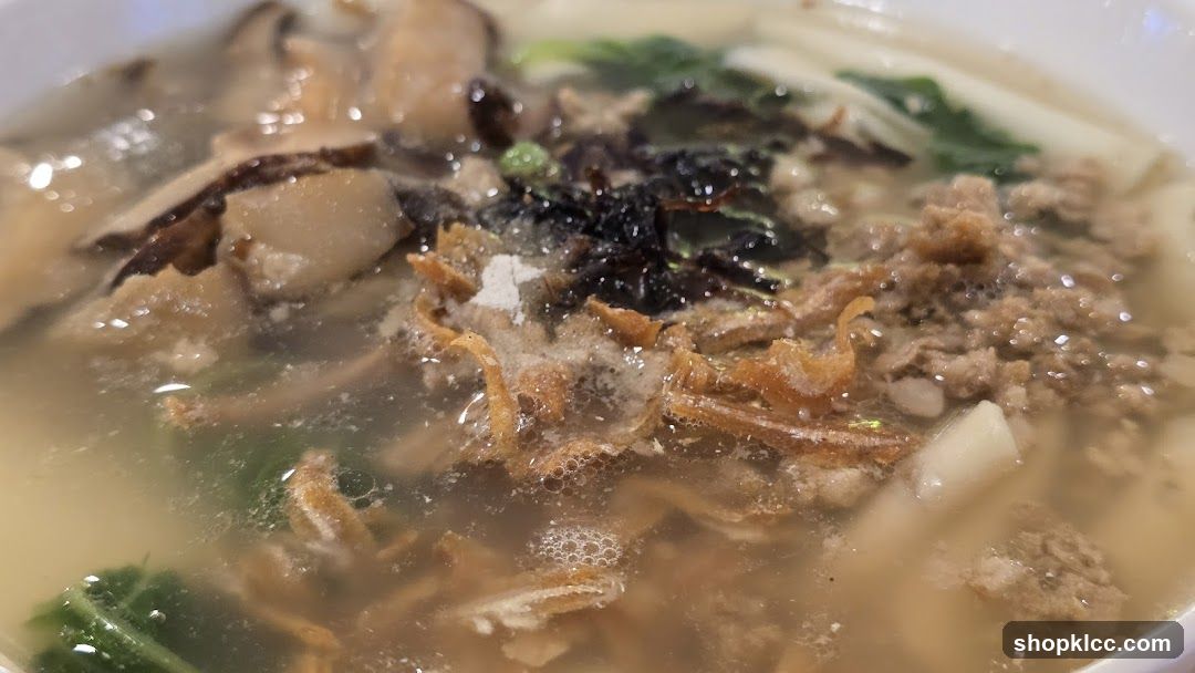 Noodle Soup with Mushrooms and Minced Meat
