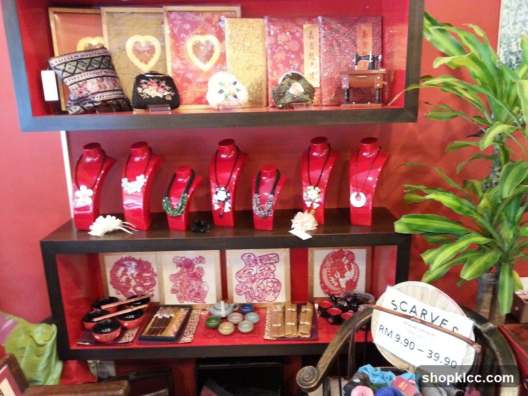 Jewelry and Accessories Display