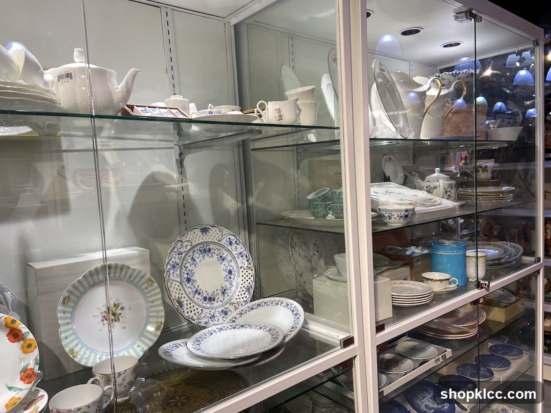 Display Cabinet with Tableware