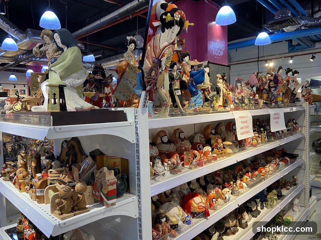 Japanese Dolls and Collectibles