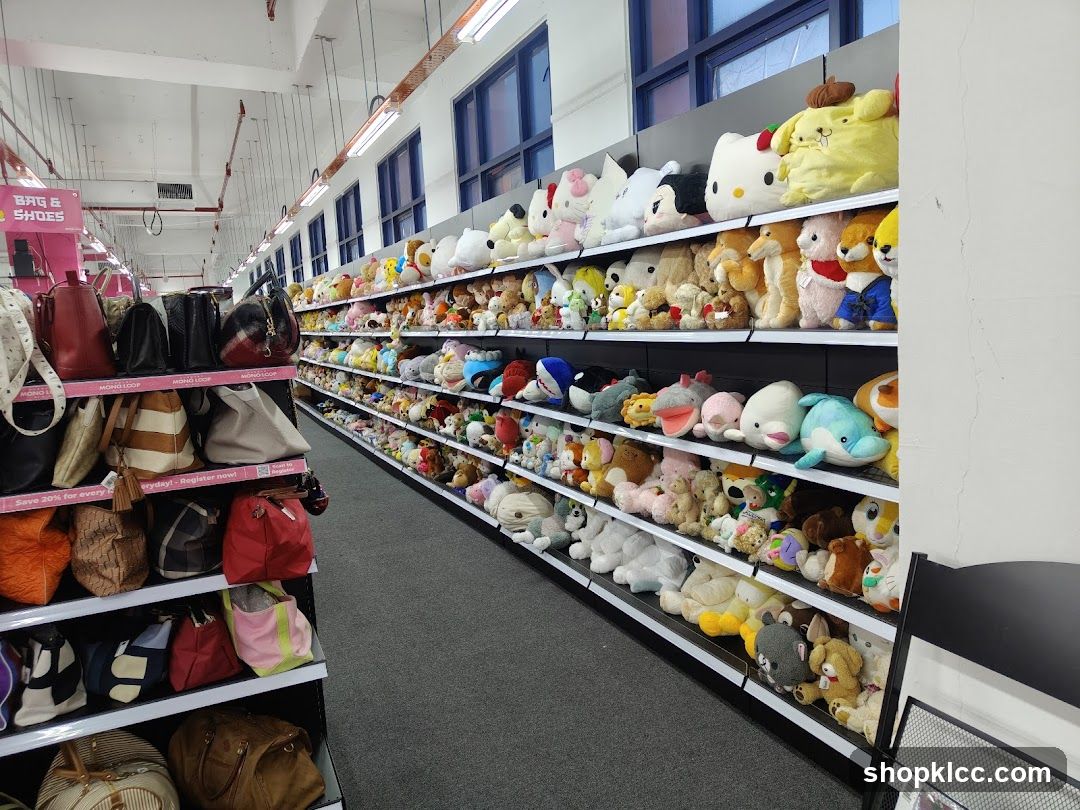 Plush Toys and Bags Display