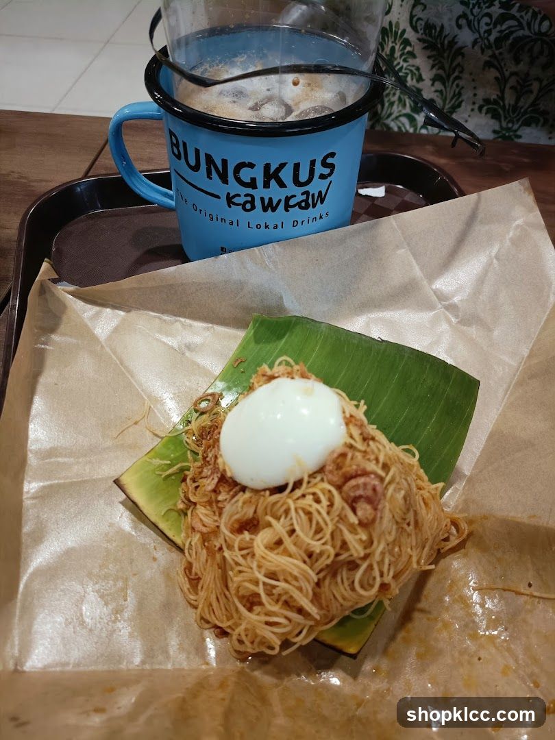 Bungkus Kawaw Meal and Drink