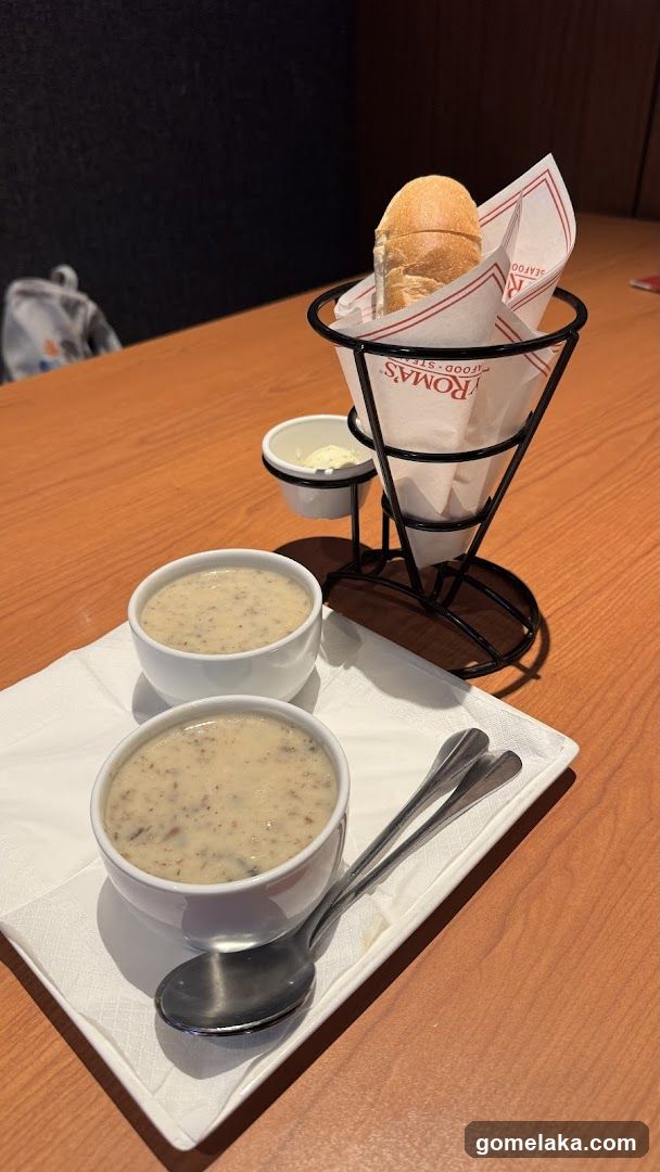 Mushroom Soup with Bread Roll