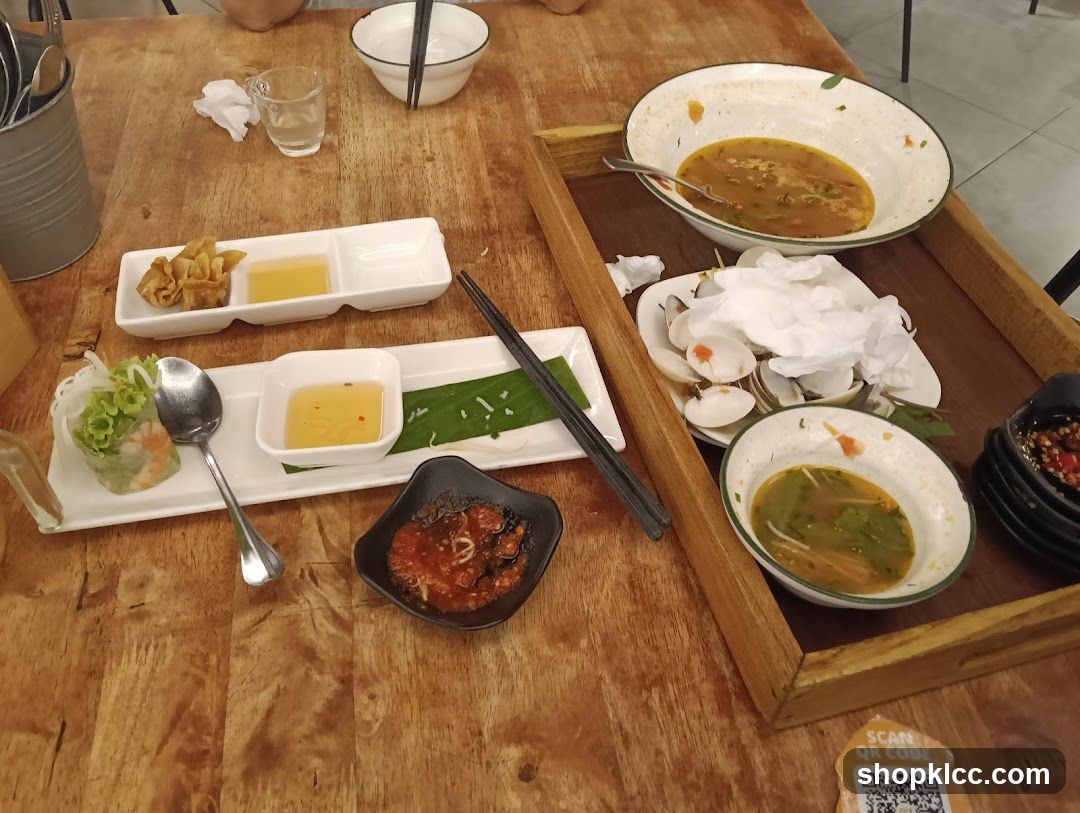 Table with leftover food