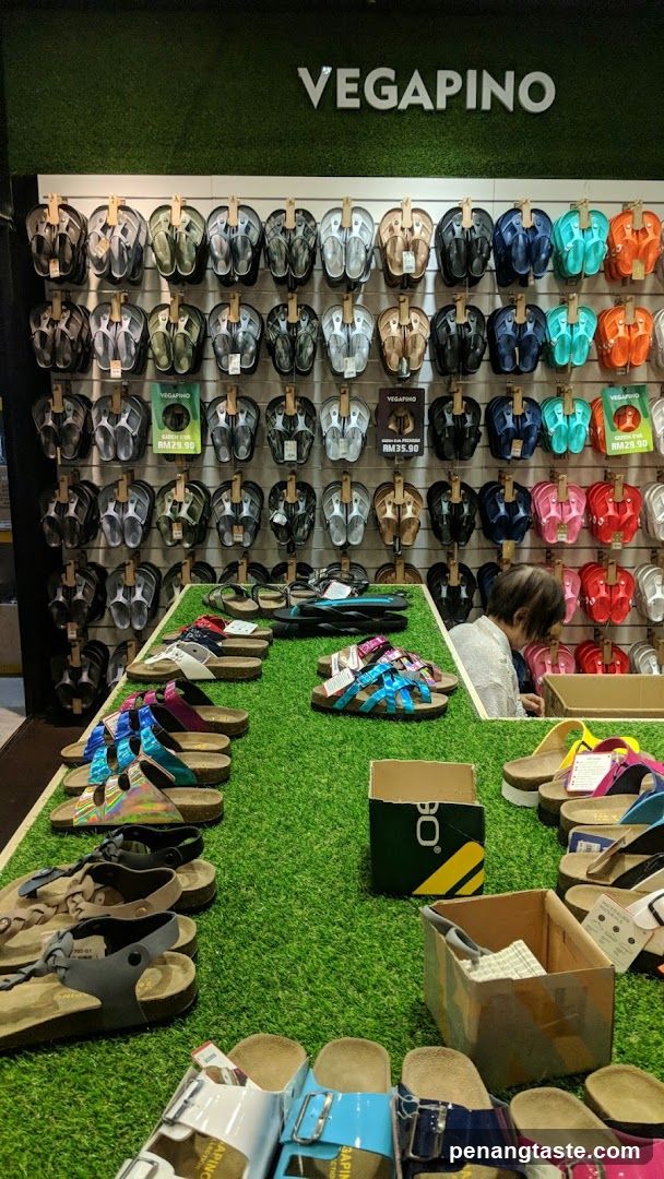 VEGAPINO Sandal Display
