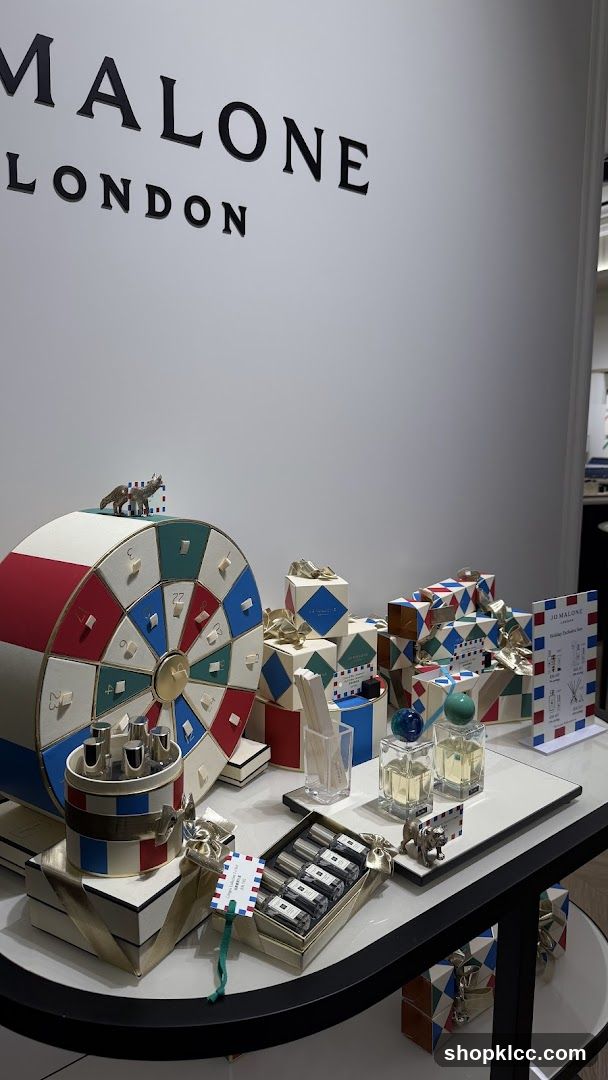 Jo Malone London Holiday Display