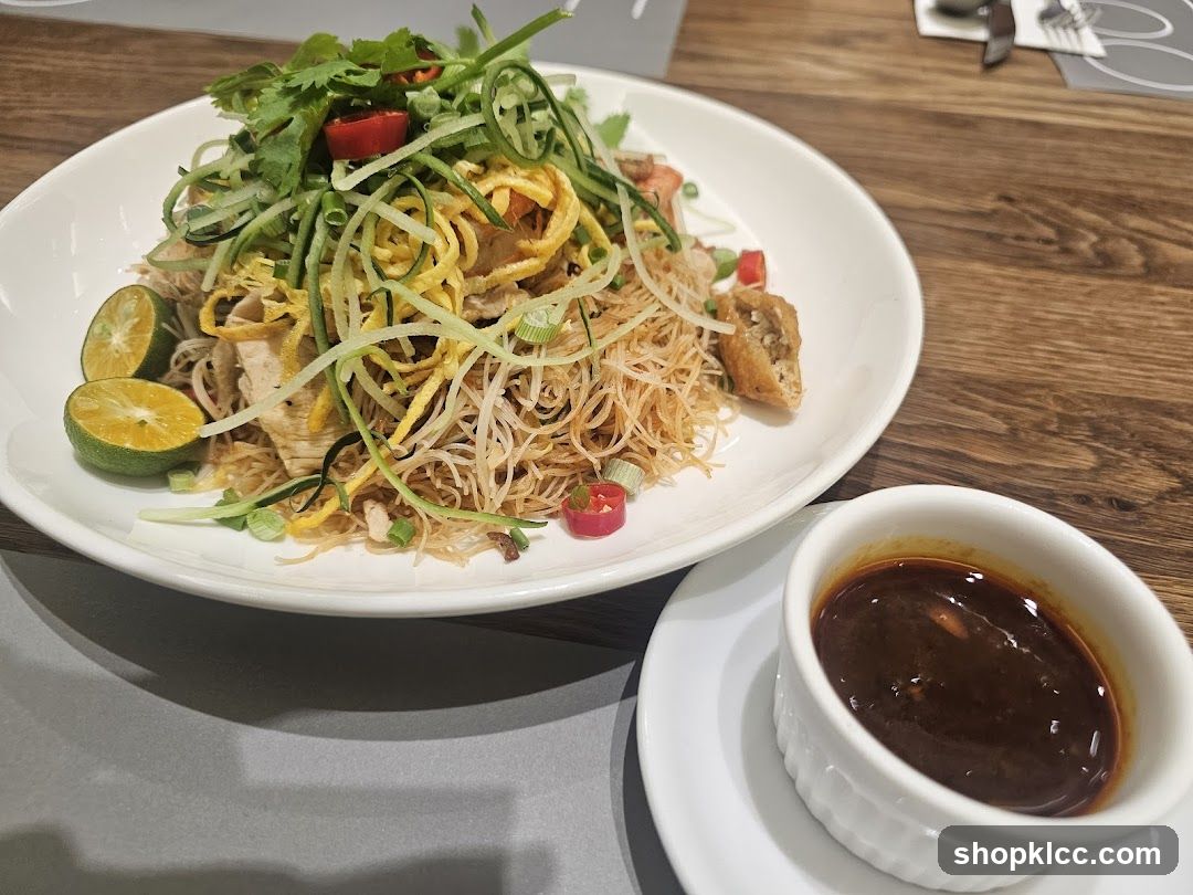 Noodle Dish with Dipping Sauce