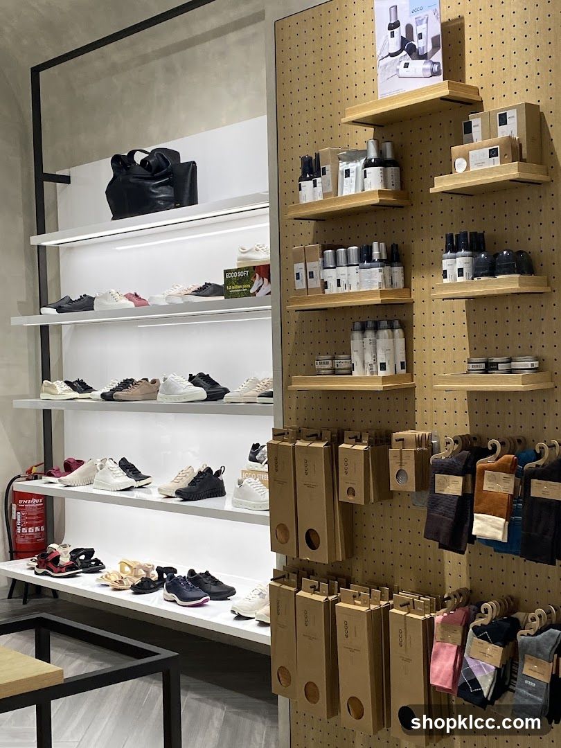 Ecco Store Display