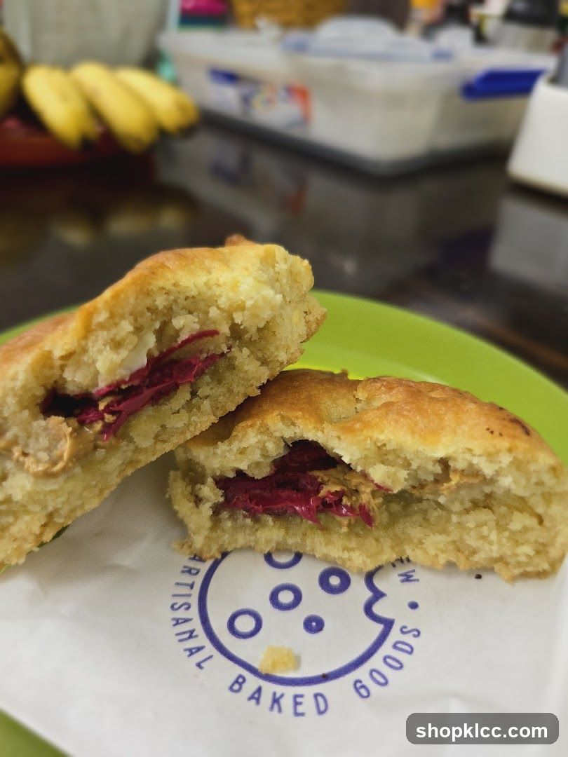 Cookie sandwich with filling