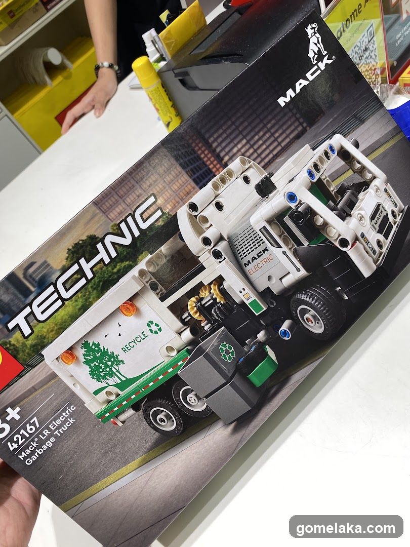 LEGO Technic Mack LR Electric Garbage Truck Box