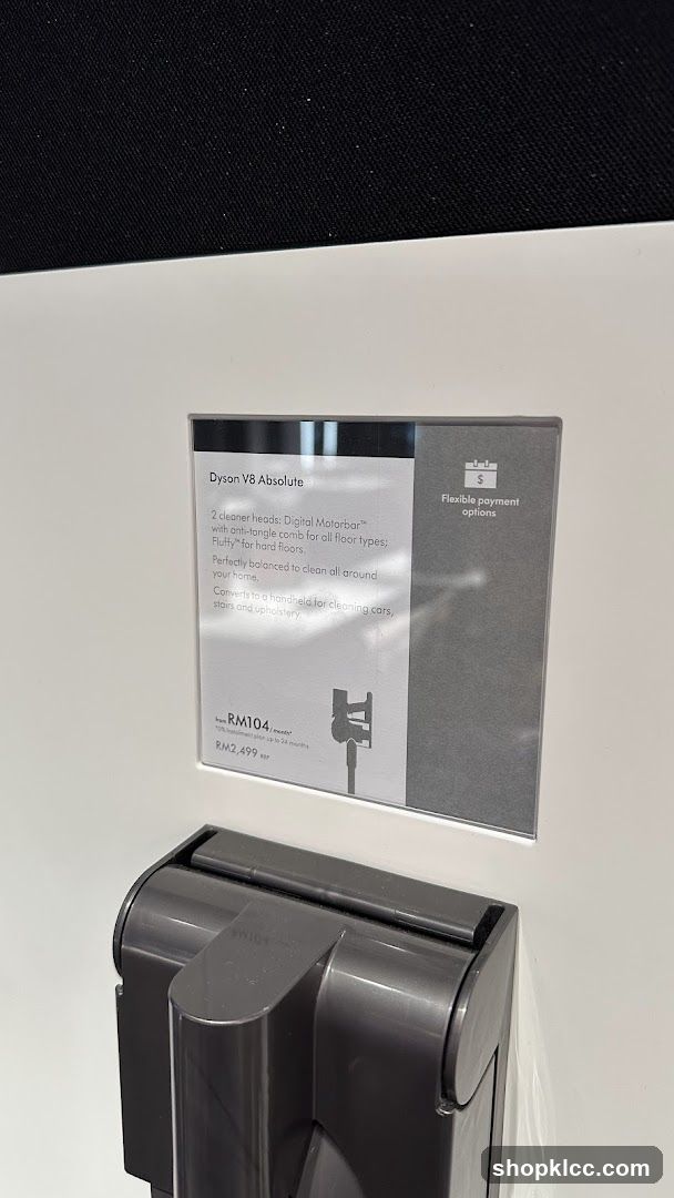 Dyson V8 Absolute Product Display