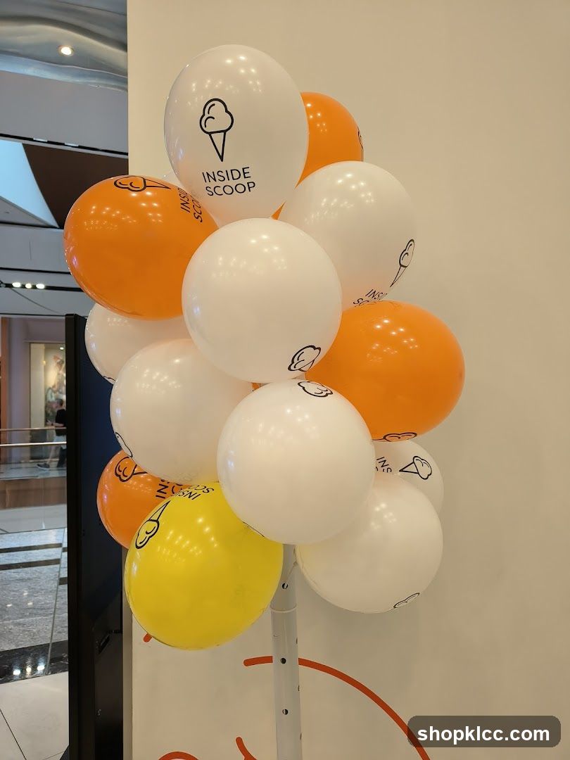 Inside Scoop Balloon Display