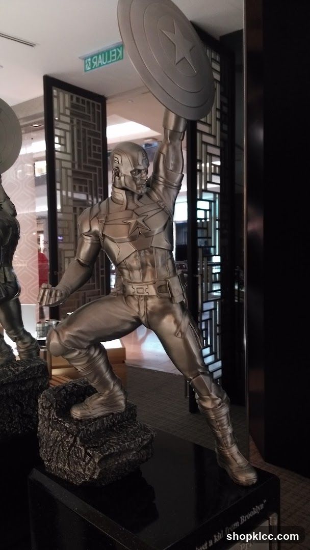 Captain America Statue