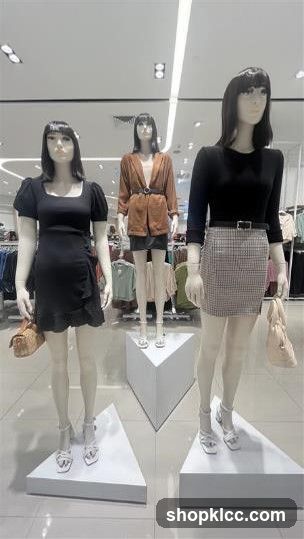 Mannequins in a store