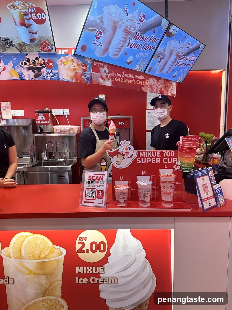 Mixue Ice Cream Staff