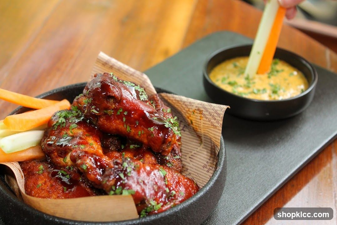 BBQ Chicken Wings with Dip